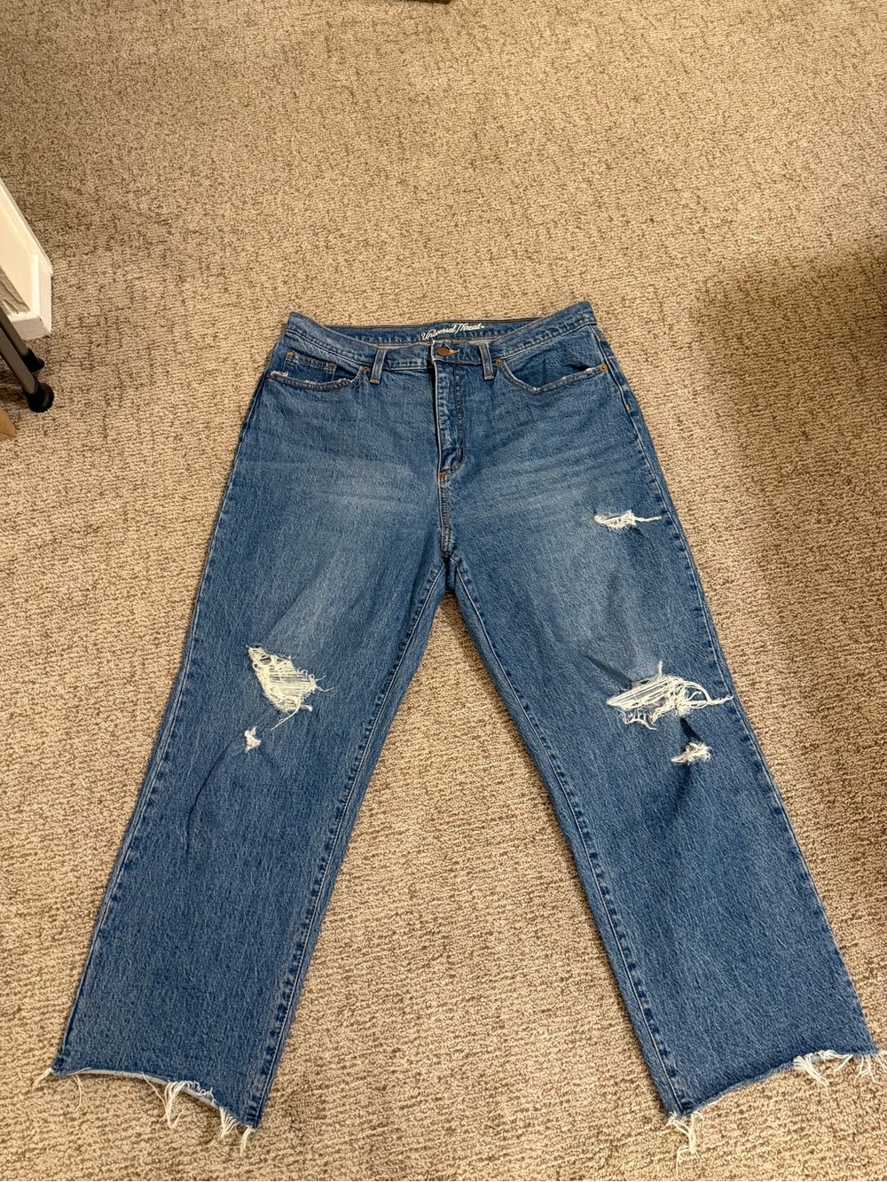 Universal Thread Distressed Vintage Straight Jean in Size 16